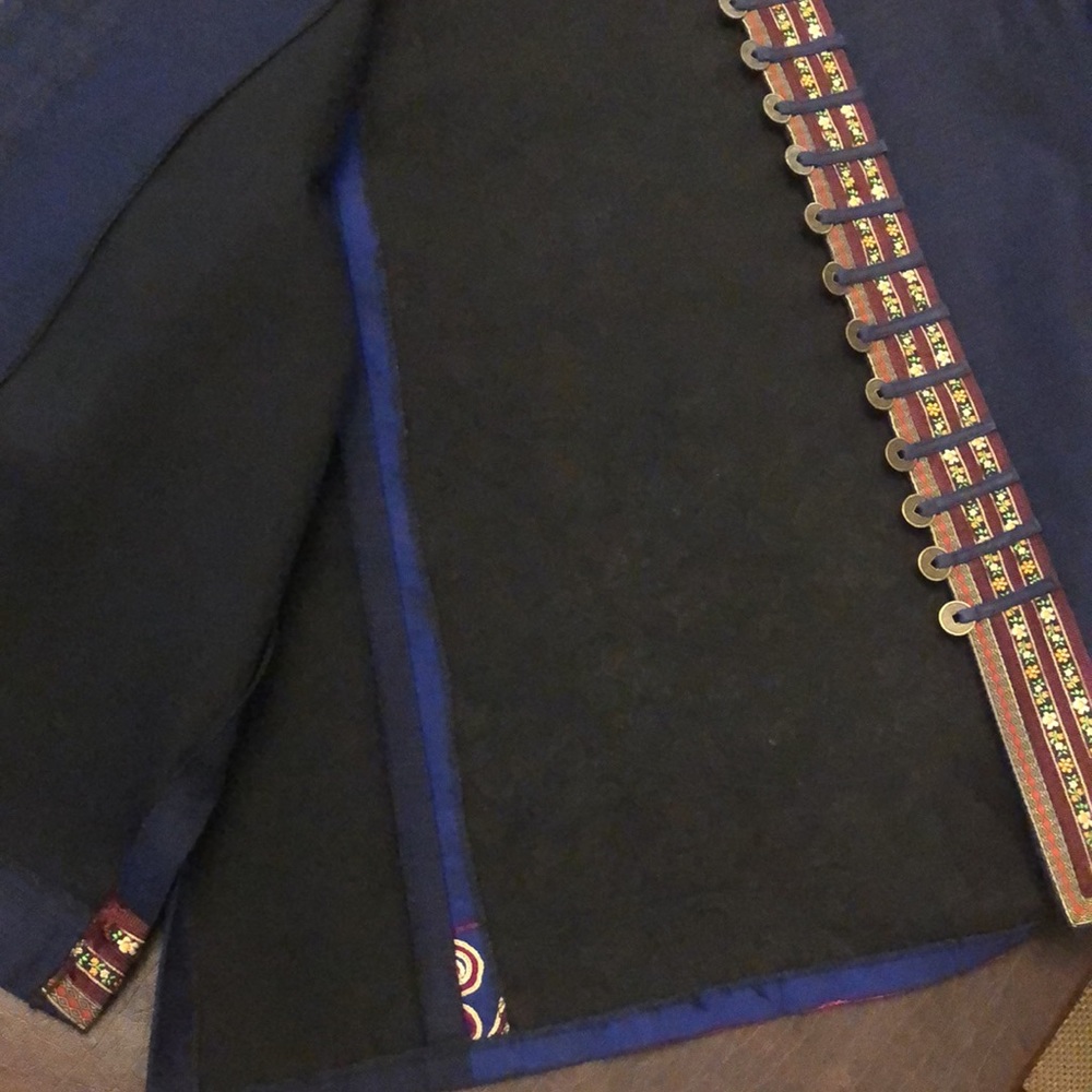 Beautiful!!Embroidered Mandarin Collared Jacket - image 8